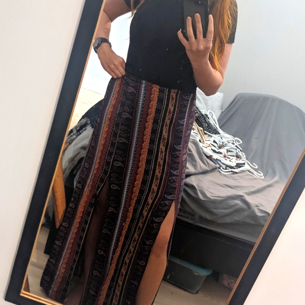 Maxi slit skirt
